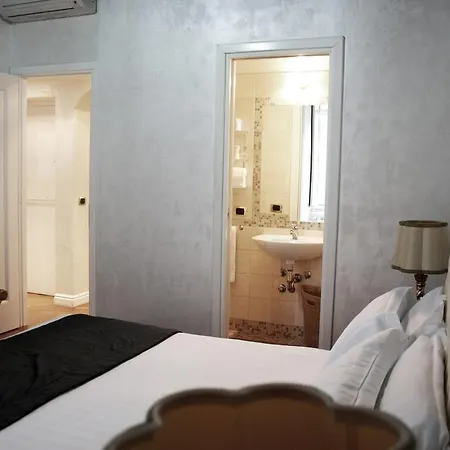 Piazza Di Spagna Pensionat 2*